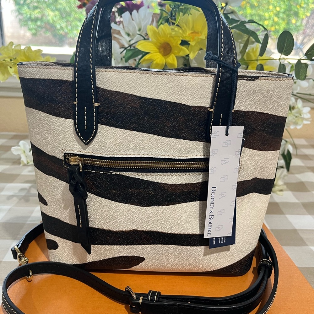 Dooney & Bourke Zebra tote NWT - Picture 3 of 8